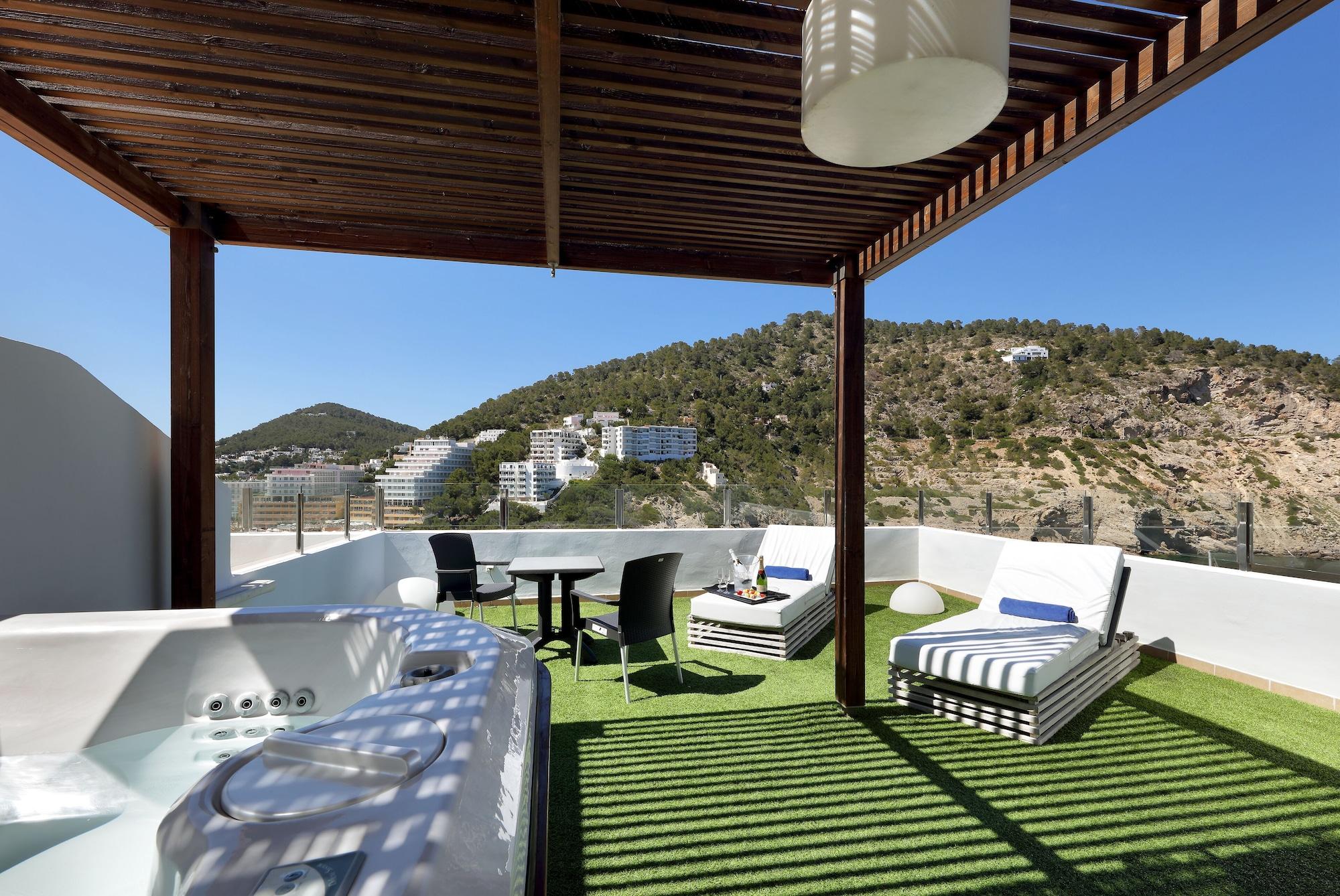 Palladium Hotel Cala Llonga - Adults Only Exterior foto